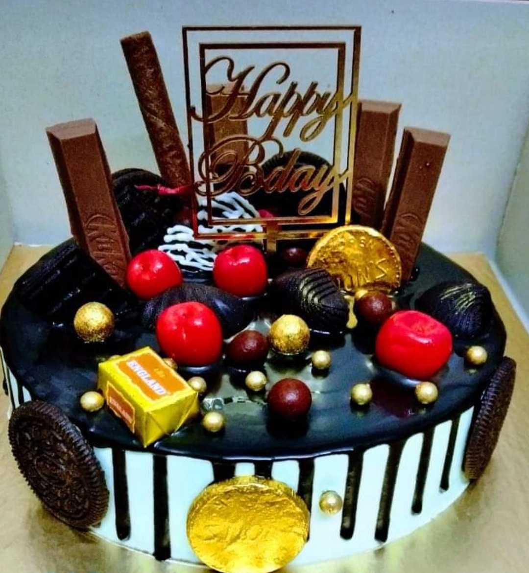 Premium RED N White Velvet Cake